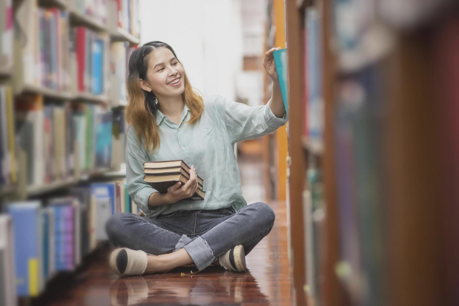 Équipe mavorneeri analysant les marchés financiers