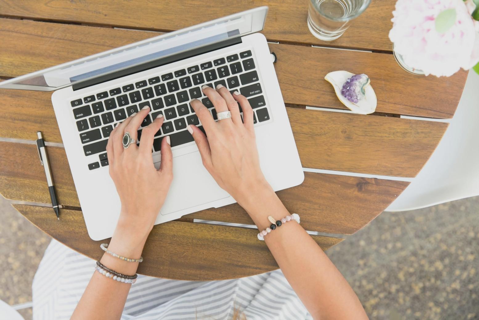 Session de travail collaboratif entre participants du programme d'investissement